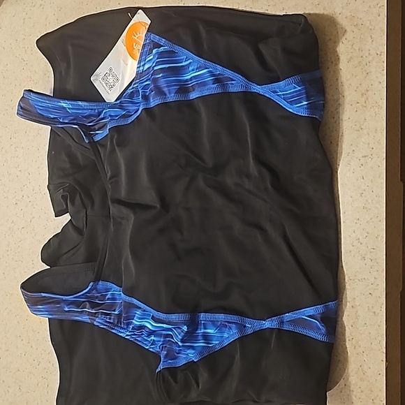 Swimsuit - Picture 8 of 10